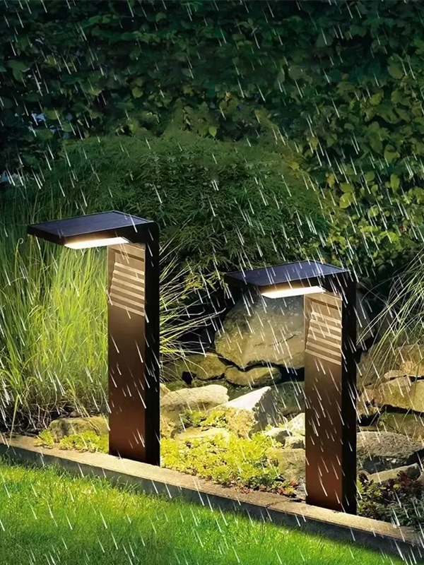 10W Güneş Enerjili Kazıklı Solar Bahçe Armatürü – Günışığı LED, IP54 Suya Dayanıklı